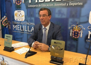 El consejero de Educación, Antonio Miranda, durante la rueda de prensa.