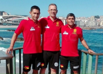 Los tres jugadores melillenses, en tierras coruñesas.