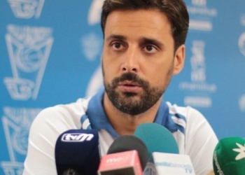 Alejandro Alcoba, durante la rueda de prensa ofrecida ayer.