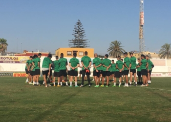 Al conjunto de Sanlúcar de Barrameda se le resiste la victoria desde la primera jornada de liga.