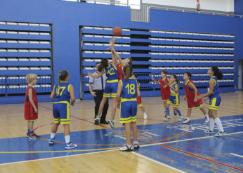 El balón comienza a volar en las pistas de juego melillenses.