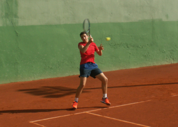 El melillense Víctor Arias se juega su pase al cuadro final hoy.