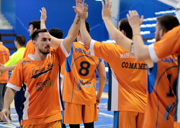 Jugadores de la escuadra colegial, en la presentación de uno de los partidos de la presente temporada.