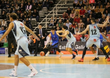 Eloy Almazán, en una de las jugadas del partido