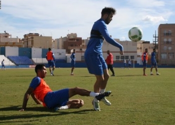 Los jugadores se emplearon ayer al máximo en la sesión de entrenamiento realizada.