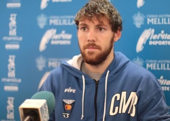 El jugador holandés del Club Melilla Baloncesto, Van Wijk, durante la rueda de prensa ofrecida ayer.