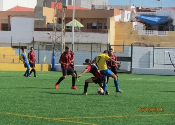 Los jugadores del filial rojinegro están muy centrados para el choque frente al Atarfe Industrial.