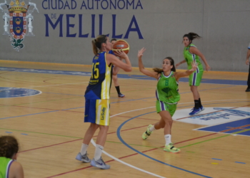 Las chicas melillenses no tuvieron acierto de cara al aro.