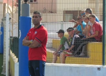 Abdelkarim Mohamed 'Boa', entrenador local.