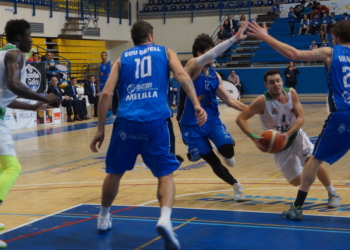 La buena defensa dio un nuevo triunfo al Melilla Baloncesto.