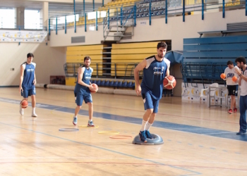 Los jugadores del Decano, durante la sesión de trabajo de la matinal del jueves.