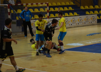 Los melillenses no tuvieron regularidad en su balonmano.