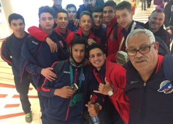 Jugadores de la Peña Barcelonista disfrutando de la victoria al final del partido.