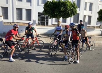 Ciclistas de este club de nuestra ciudad, antes de la salida a tierras marroquíes.