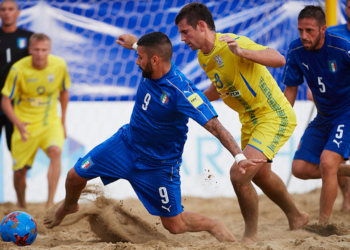 Italia, selección anfitriona, comienza la competición goleando a Ucrania.