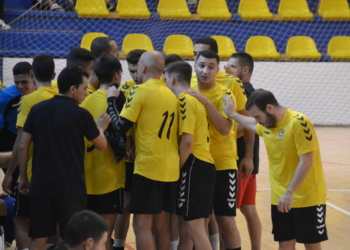 Los jugadores melillenses conjurándose antes del inicio de uno de sus partidos de liga.