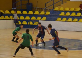 El jugador azulgrana Ali en un lance del partido frente al Géminis.