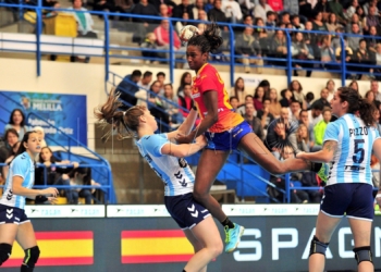 Barbosa, en uno de sus goles con España frente a las argentinas