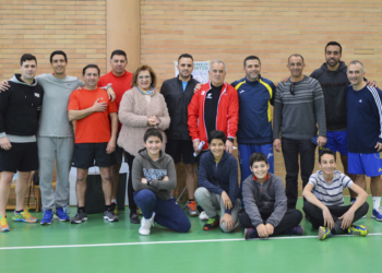 Imágen de la entrega de premios celebrada tras la disputa del torneo en las instalaciones del pabellón del IES Miguel Fernández