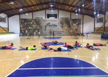 Entrenamiento físico de las jugadoras del Torreblanca CF.