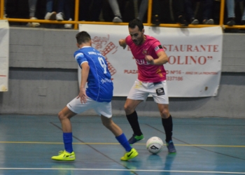 Laure, con el balón, uno de los futbolistas más en forma del Melistar FS