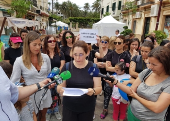 Momento de la lectura del manifiesto con las reivindicaciones de la plataforma de interinos docentes