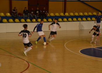 Andrés Villegas y Juan Mariscal son las cabezas visibles de un líder sólido como es el Torreblanca Melilla CF y que tiene en sus filas a muy buenos jugadores y a un goleador como Mimon.