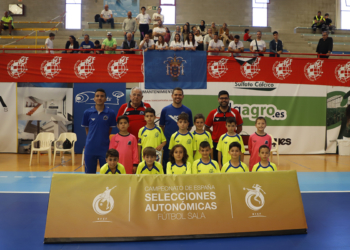 Foto de familia de los componentes de la Selección de Melilla que se encuentra disputando el Nacional en la Región de Murcia.