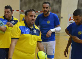 Raúl Cuenca seguirá siendo el técnico de este equipo.