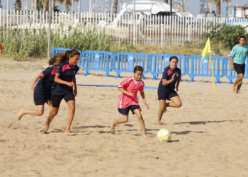 En las competiciones femeninas se pudo comprobar que las jugadoras de nuestra ciudad tienen muchas ganas de seguir creciendo en todas las modalidades de fútbol.