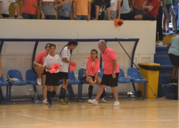 El primer entrenador del Torreblanca, en el primer partido de la competición liguera.