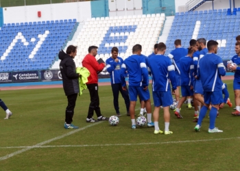 El primer entrenador azulino, en el trabajo del día de ayer en el estadio municipal Álvarez Claro.