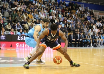 Caleb Agada, en una de las jugadas de ataque de su equipo.