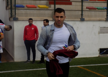 Nacho Aznar, entrenador de la escuadra del Melilla CD, conjunto de la Tercera División.