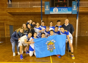 Componentes de la escuadra infantil masculino de la Federación Melillense de Baloncesto.