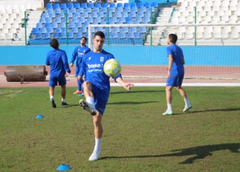 El jugador de la cantera de nuestra ciudad en la sesión de entrenamiento de ayer.