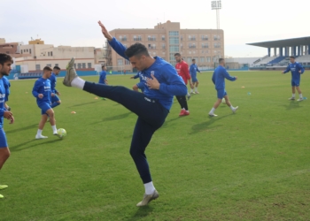 Componentes de la primera plantilla melillense, en la sesión de entrenamientos de ayer.