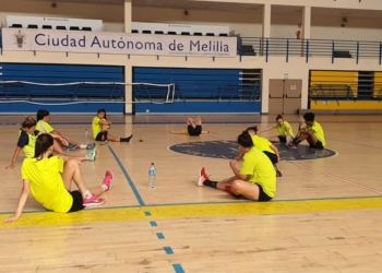 Jugadoras de la primera plantilla del Torreblanca, en una de sus últimas sesiones de entrenamientos.