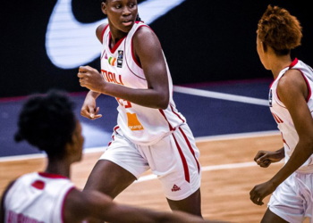 Las jugadoras africanas aportarán centímetros a la escuadra lasaliana en su debut en la Liga Femenina 2.