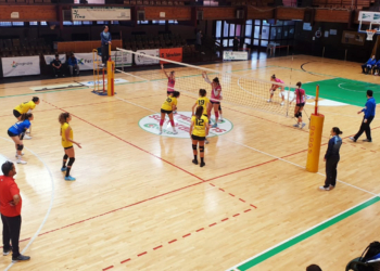 La escuadra femenina del Melilla Sport Capital Voleibol ha tenido que esperar hasta la quinta jornada para poder jugar como local.