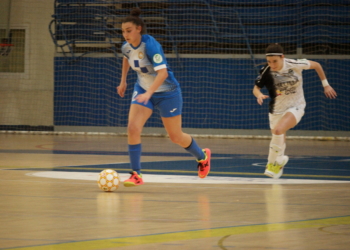 La melillenses Nerea, en una jugada del partido ante el Xaloc Alicante.