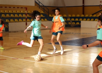 Sesión de entrenamiento en el Lázaro Fernández.