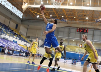 Alec Wintering en acción durante el partido de la pasada jornada.