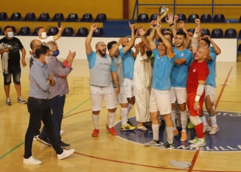 Los peñistas celebraron el título.