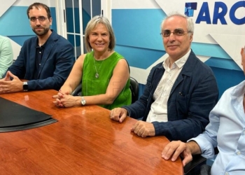 Rosa Martín Aranda junto a los cuatro investigadores principales del proyecto.