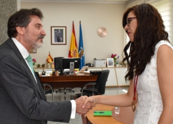 José Leandro Consarnau Guardiola, nuevo cónsul general de España en Nador, y la delegada Sabrina Moh.