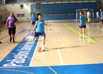 La ala brasileña Jheniff Karonlay durante uno de los entrenamientos llevados a cabo durante la pretemporada.