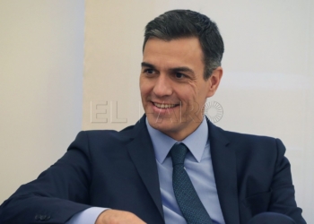 GRAF1634. MADRID, 04/12/2018.- El presidente del Gobierno Pedro Sánchez, durante la reunión que mantiene con el presidente de Melilla, Juan José Imbroda, esta tarde en el Palacio de la Moncloa, en el marco de su ronda de contactos con dirigentes autonómicos. EFE/ Zipi