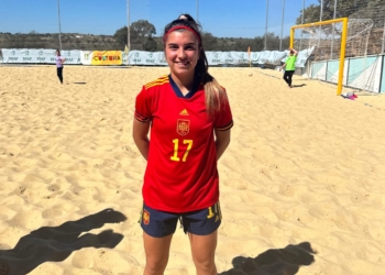 Natalia Cuadrado marcaba ayer su primer gol con la elástica de la selección nacional, en un partido de preparación.