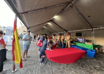 La Plaza de las Culturas tuvo mucho movimiento para recoger los dorsales.